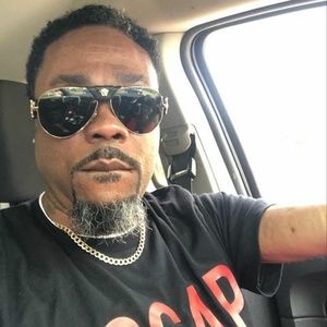 Meet your Posher, Corey